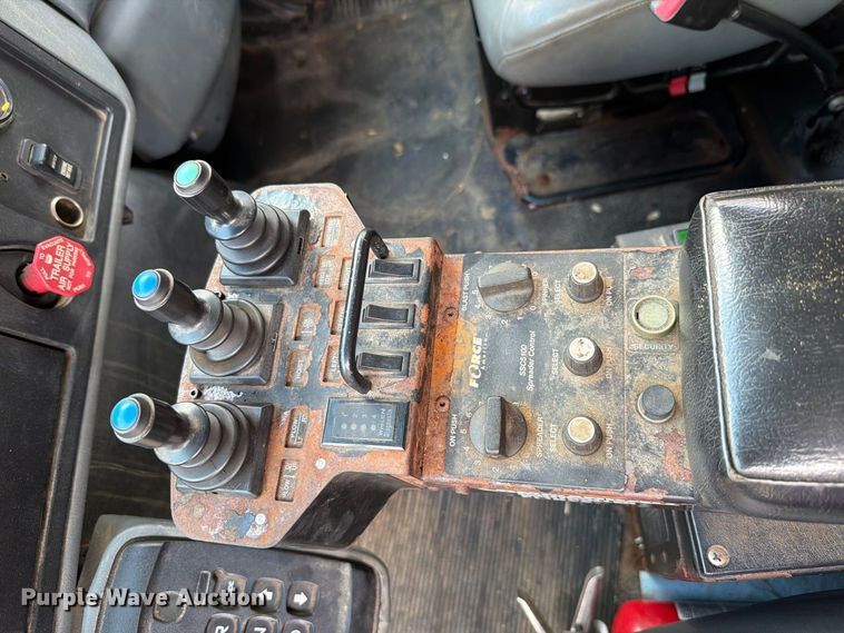 image for item FH6332 2006 International WorkStar 7400 dump truck