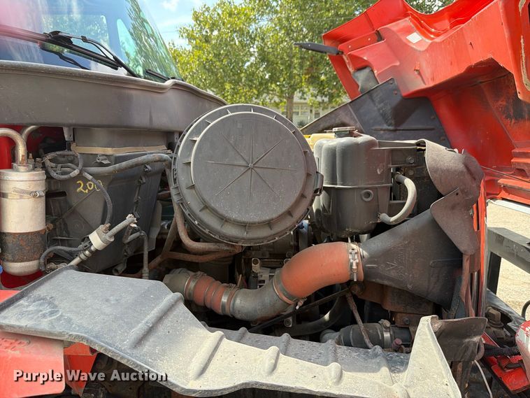 image for item FH6332 2006 International WorkStar 7400 dump truck