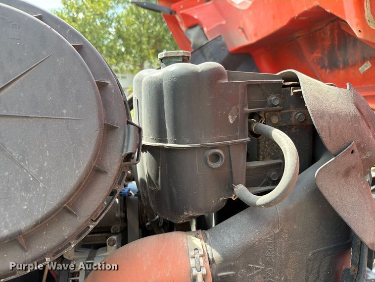 image for item FH6332 2006 International WorkStar 7400 dump truck