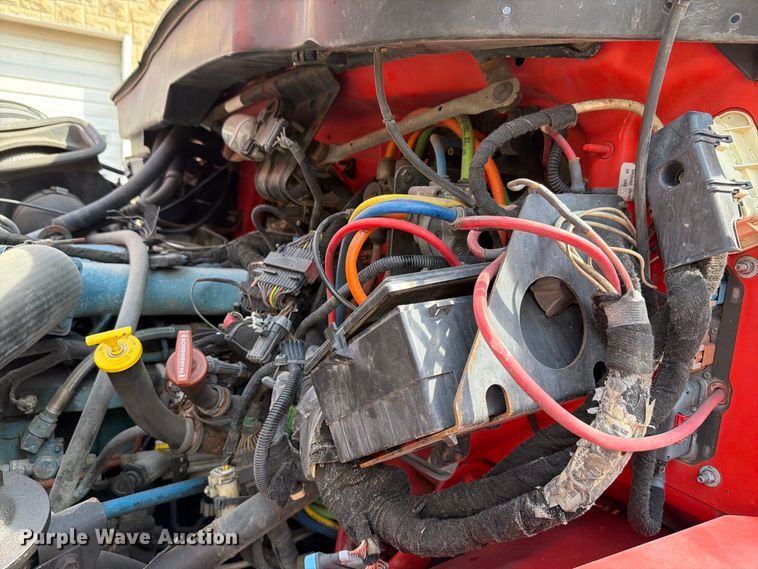 image for item FH6332 2006 International WorkStar 7400 dump truck