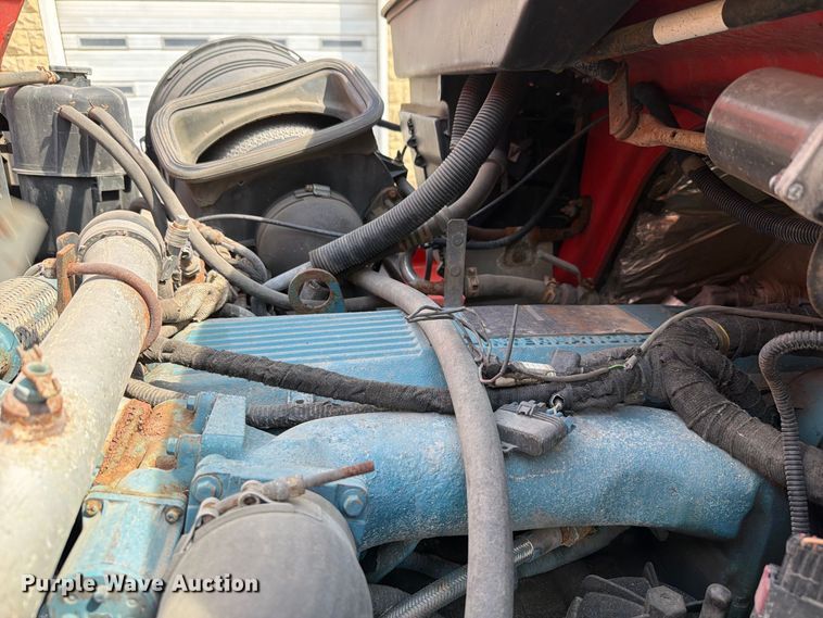image for item FH6332 2006 International WorkStar 7400 dump truck