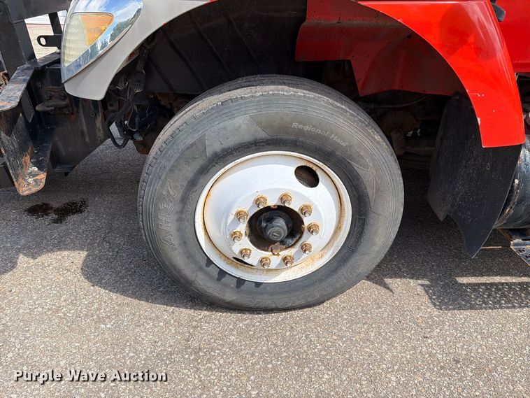image for item FH6332 2006 International WorkStar 7400 dump truck
