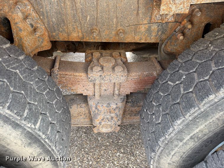 image for item FH6332 2006 International WorkStar 7400 dump truck