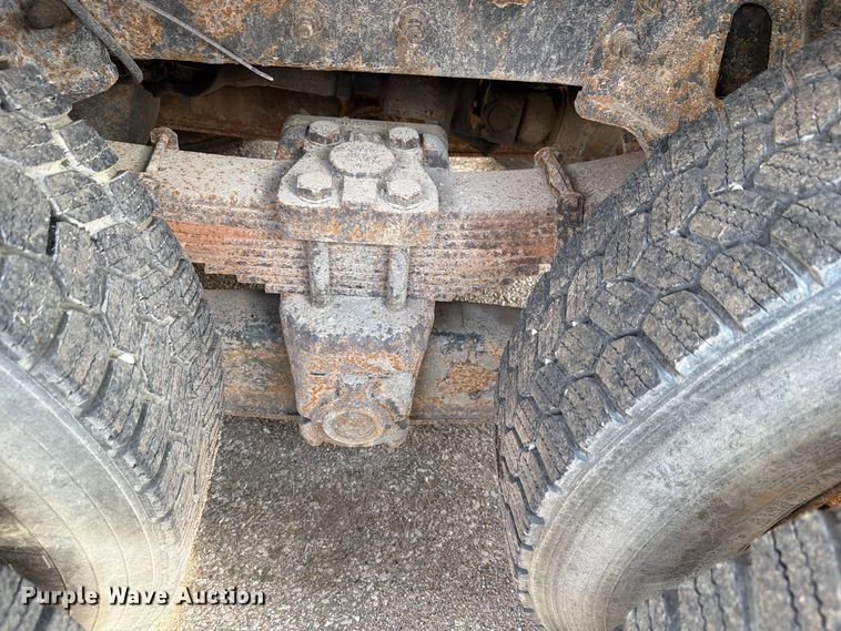 image for item FH6332 2006 International WorkStar 7400 dump truck