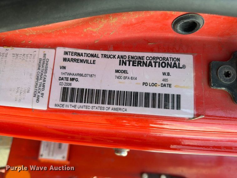 image for item FH6332 2006 International WorkStar 7400 dump truck