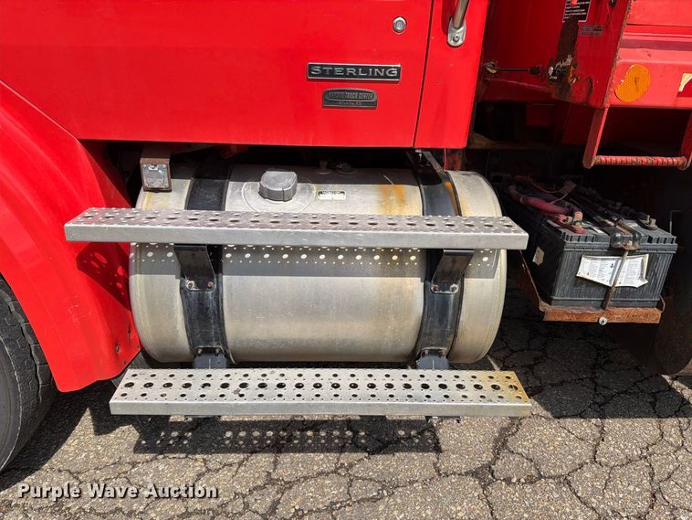 image for item FH6335 2009 Sterling L7500 Series dump truck