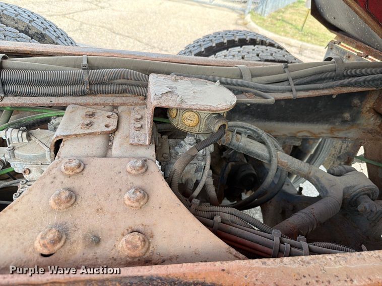 image for item FH6335 2009 Sterling L7500 Series dump truck