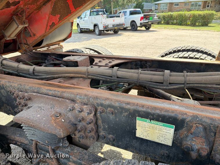 image for item FH6335 2009 Sterling L7500 Series dump truck