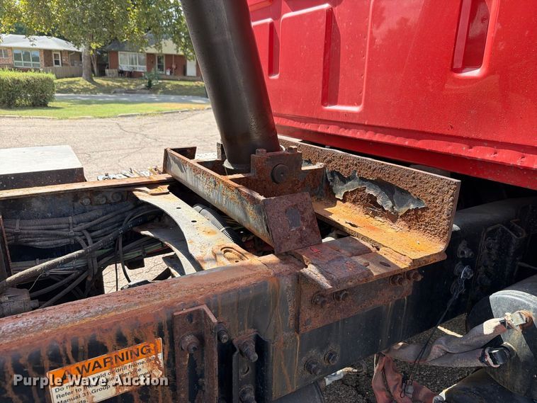 image for item FH6335 2009 Sterling L7500 Series dump truck