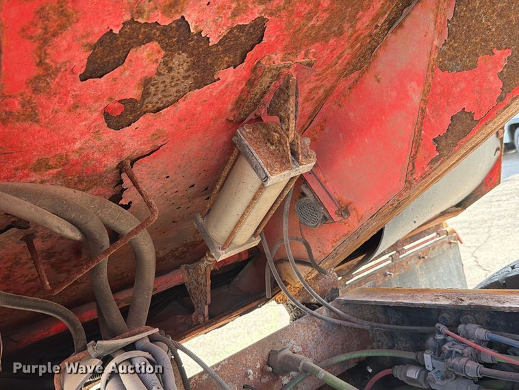 image for item FH6335 2009 Sterling L7500 Series dump truck