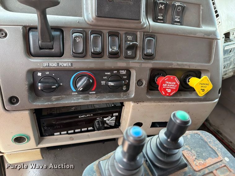 image for item FH6335 2009 Sterling L7500 Series dump truck