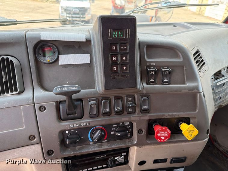 image for item FH6335 2009 Sterling L7500 Series dump truck