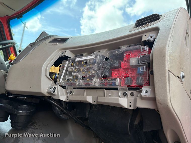 image for item FH6335 2009 Sterling L7500 Series dump truck