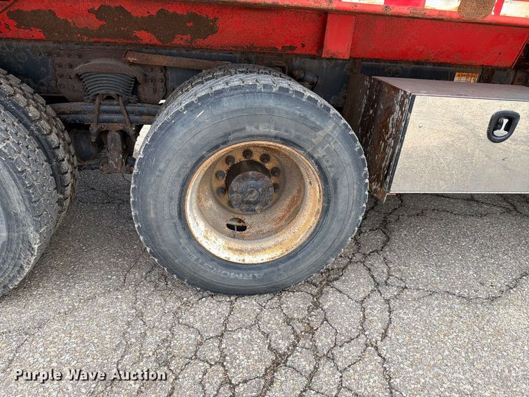 image for item FH6335 2009 Sterling L7500 Series dump truck