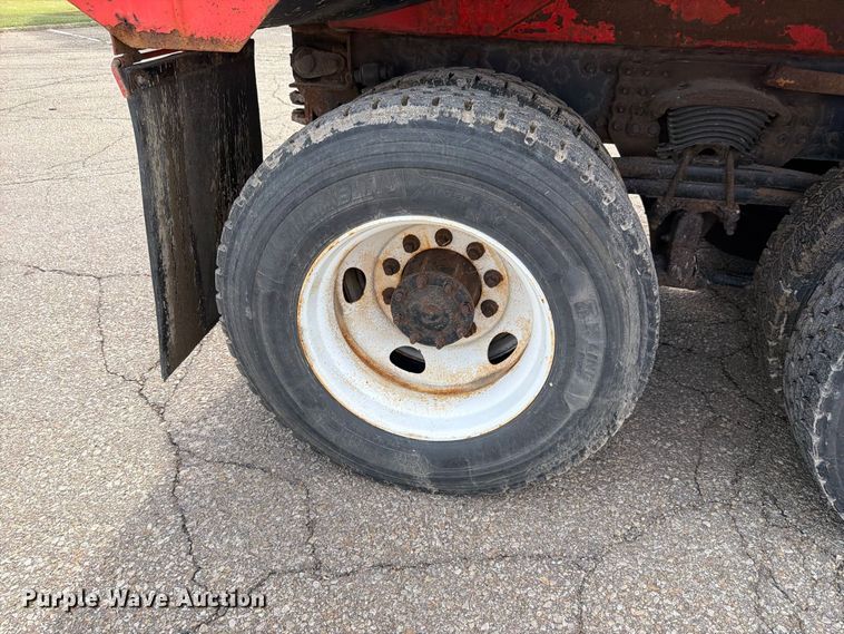 image for item FH6335 2009 Sterling L7500 Series dump truck
