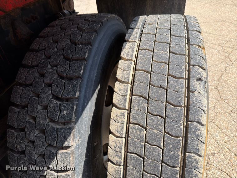 image for item FH6335 2009 Sterling L7500 Series dump truck