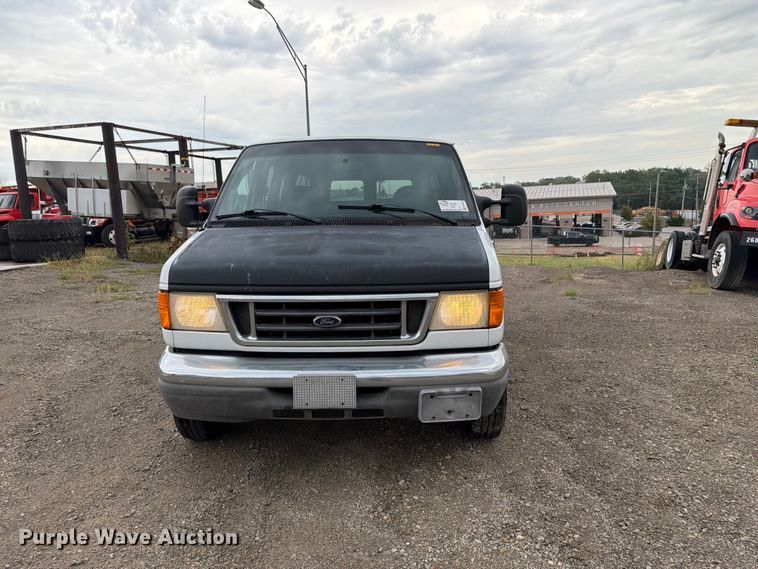 image for item FH6337 2007 Ford Econoline van