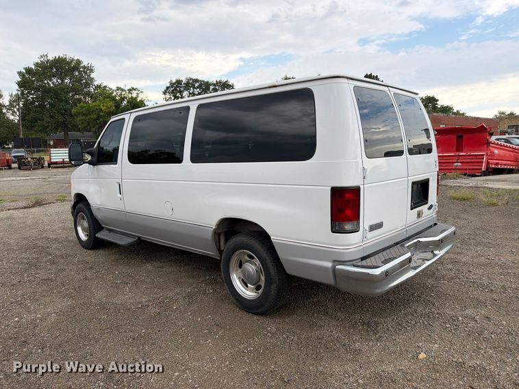 image for item FH6337 2007 Ford Econoline van