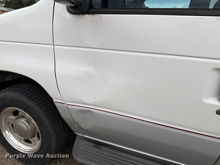 image for item FH6337 2007 Ford Econoline van