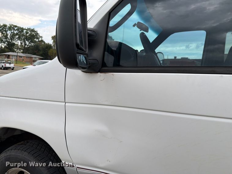 image for item FH6337 2007 Ford Econoline van