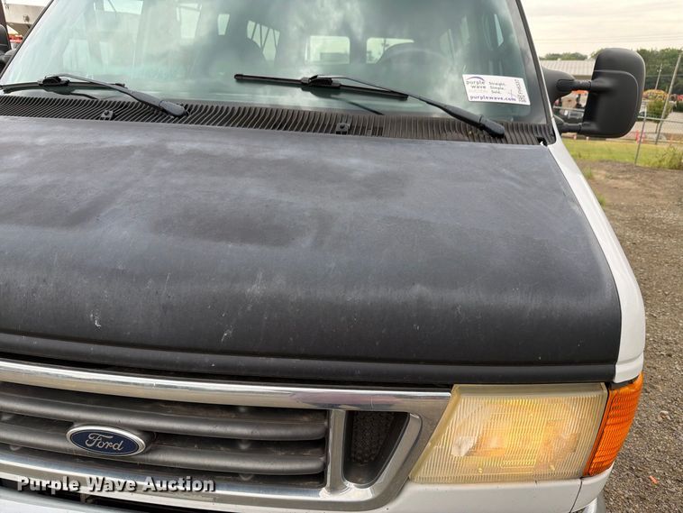 image for item FH6337 2007 Ford Econoline van