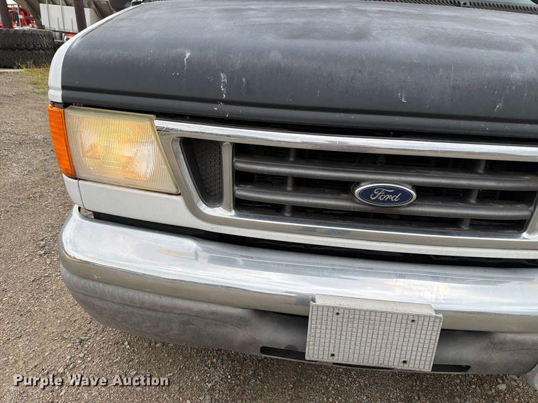 image for item FH6337 2007 Ford Econoline van