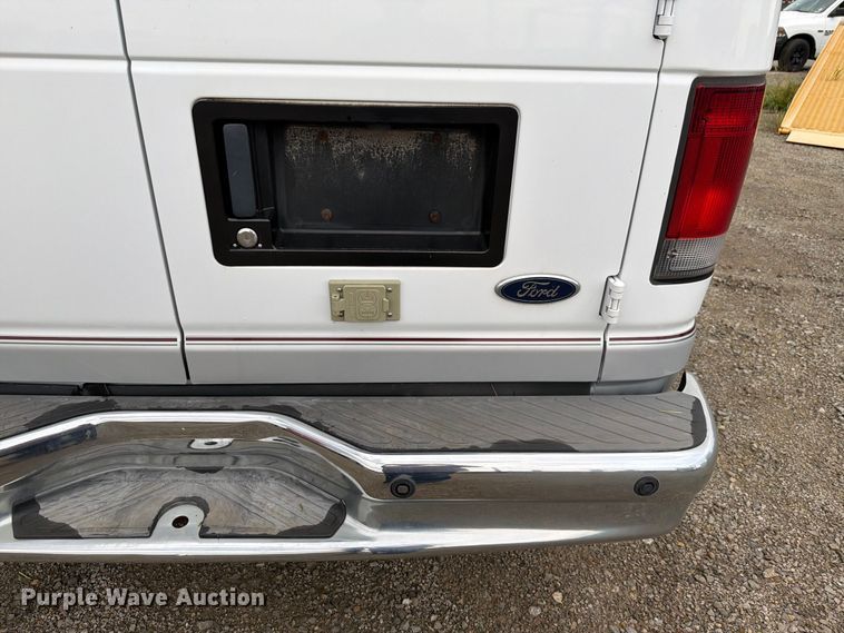 image for item FH6337 2007 Ford Econoline van