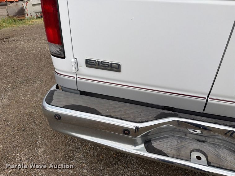 image for item FH6337 2007 Ford Econoline van