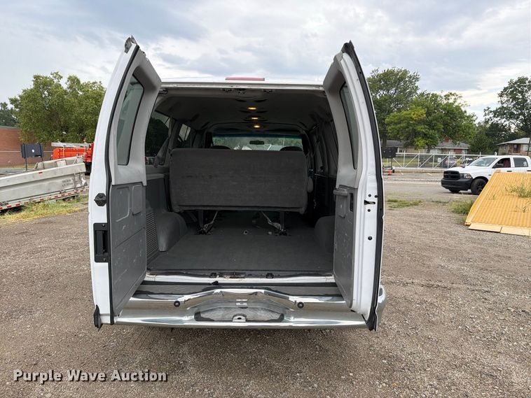 image for item FH6337 2007 Ford Econoline van