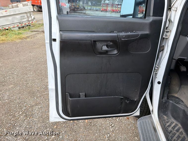image for item FH6337 2007 Ford Econoline van