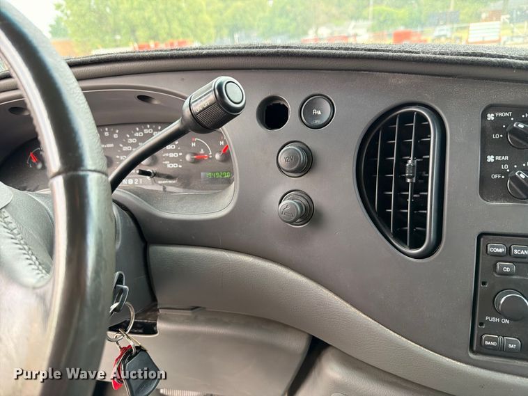 image for item FH6337 2007 Ford Econoline van
