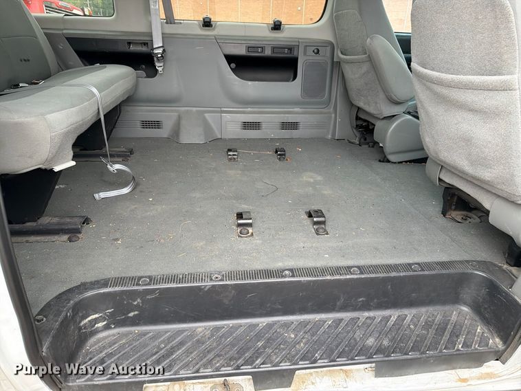 image for item FH6337 2007 Ford Econoline van