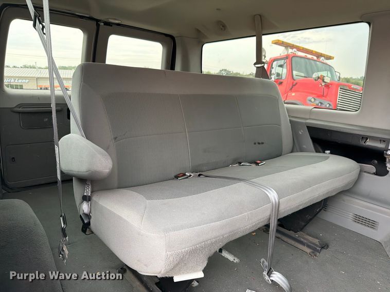 image for item FH6337 2007 Ford Econoline van