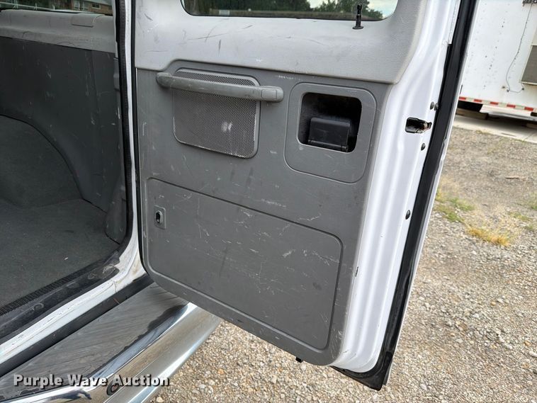 image for item FH6337 2007 Ford Econoline van