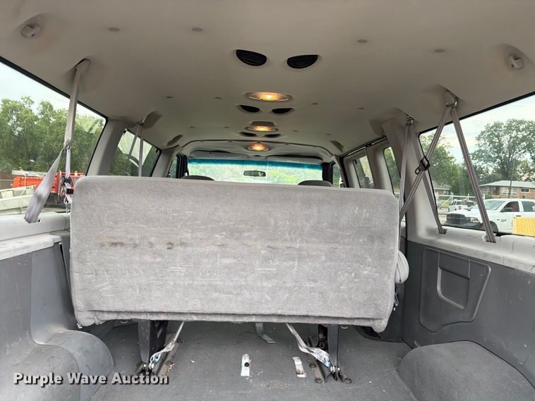 image for item FH6337 2007 Ford Econoline van