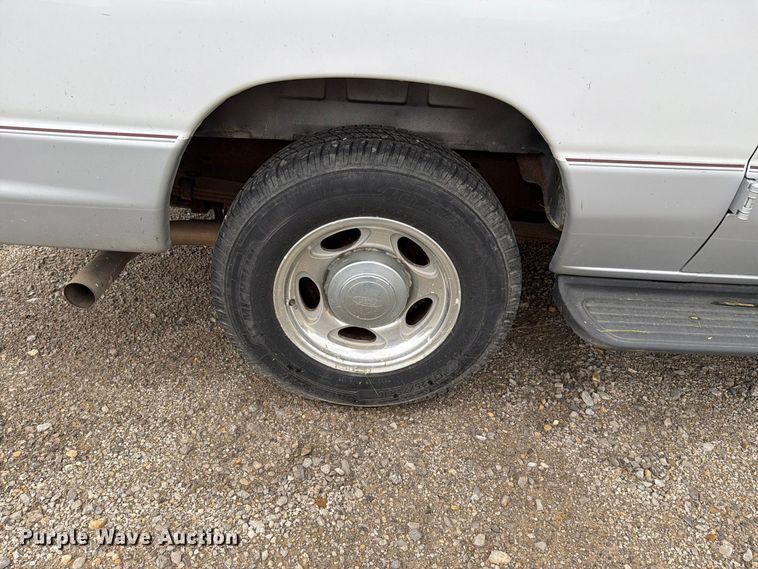 image for item FH6337 2007 Ford Econoline van