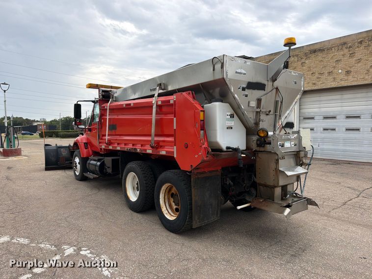 image for item FH6338 2007 International 7400 dump truck