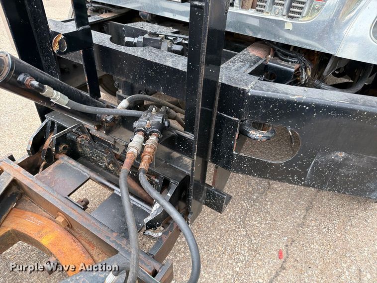 image for item FH6338 2007 International 7400 dump truck