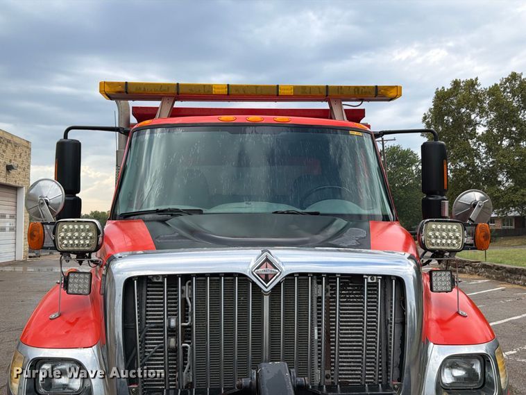 image for item FH6338 2007 International 7400 dump truck