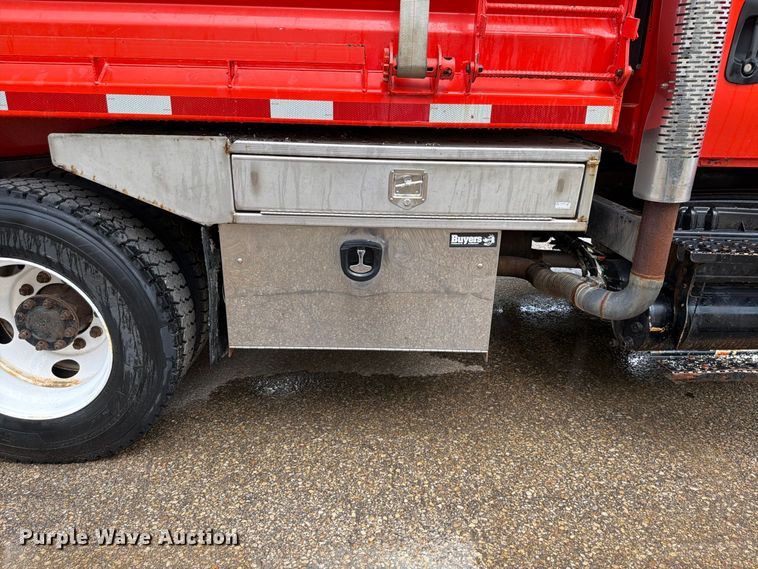 image for item FH6338 2007 International 7400 dump truck