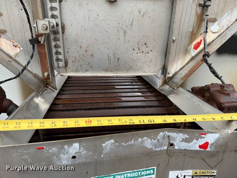 image for item FH6338 2007 International 7400 dump truck