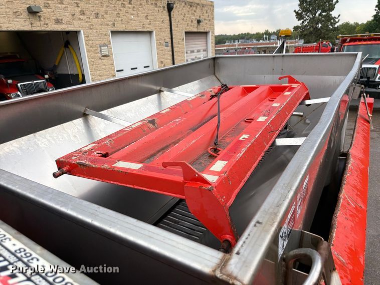 image for item FH6338 2007 International 7400 dump truck