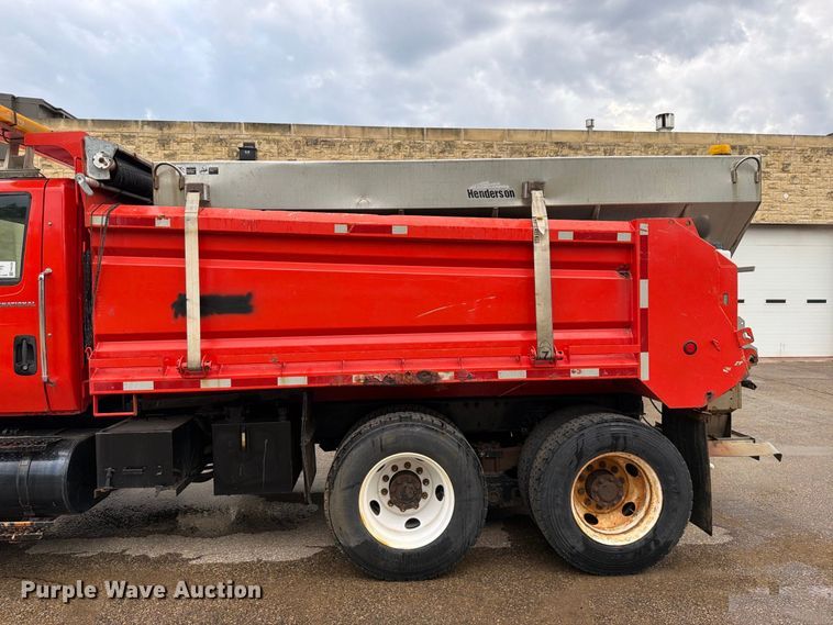 image for item FH6338 2007 International 7400 dump truck