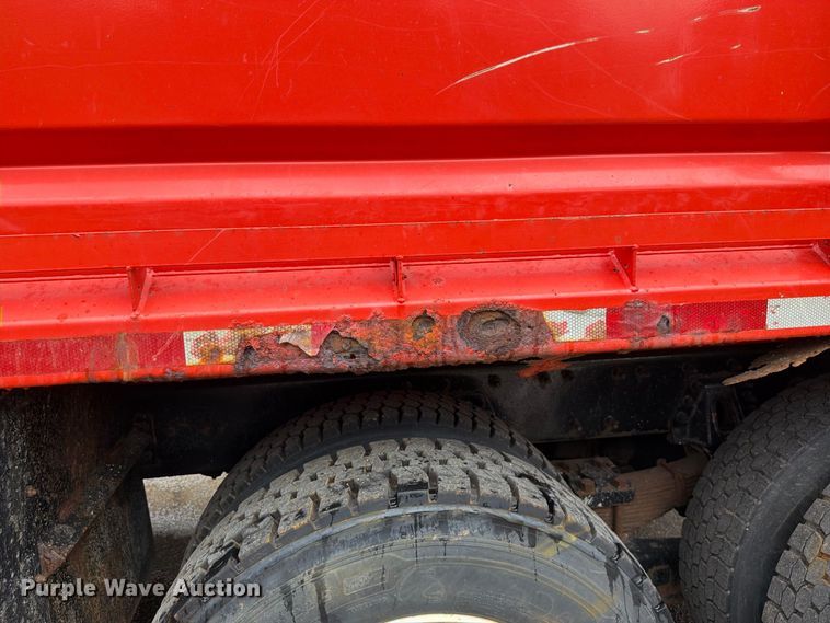 image for item FH6338 2007 International 7400 dump truck
