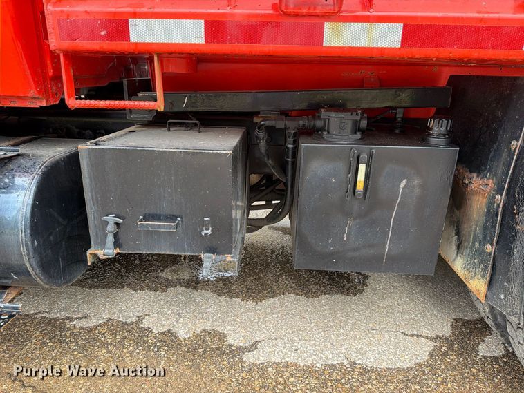 image for item FH6338 2007 International 7400 dump truck