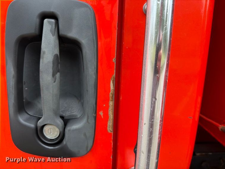image for item FH6338 2007 International 7400 dump truck