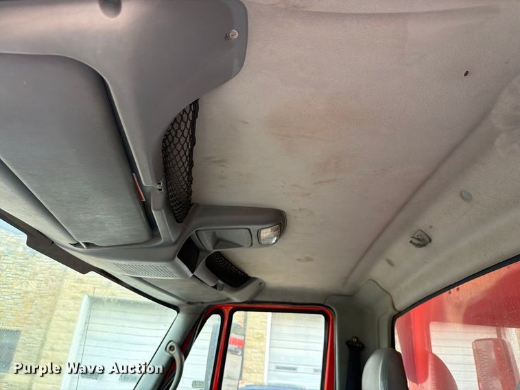 image for item FH6338 2007 International 7400 dump truck