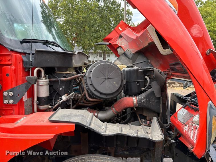 image for item FH6338 2007 International 7400 dump truck
