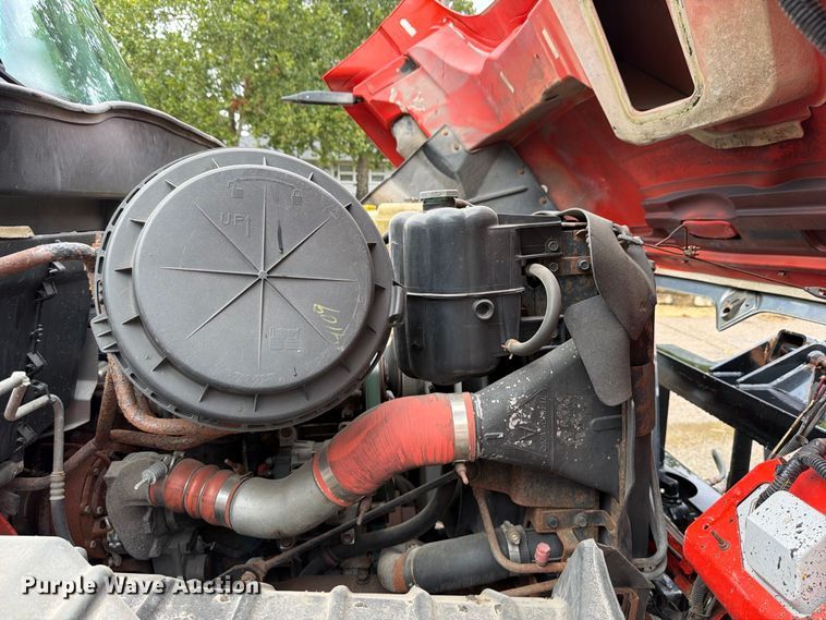 image for item FH6338 2007 International 7400 dump truck