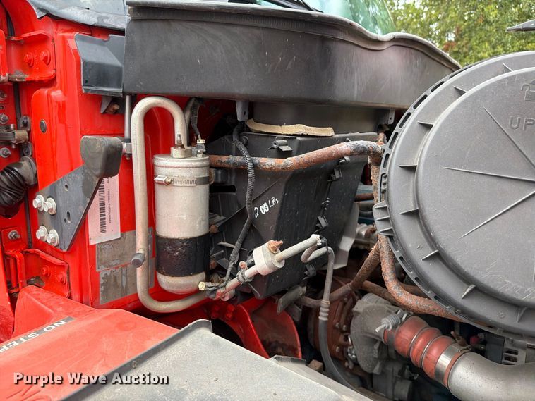 image for item FH6338 2007 International 7400 dump truck